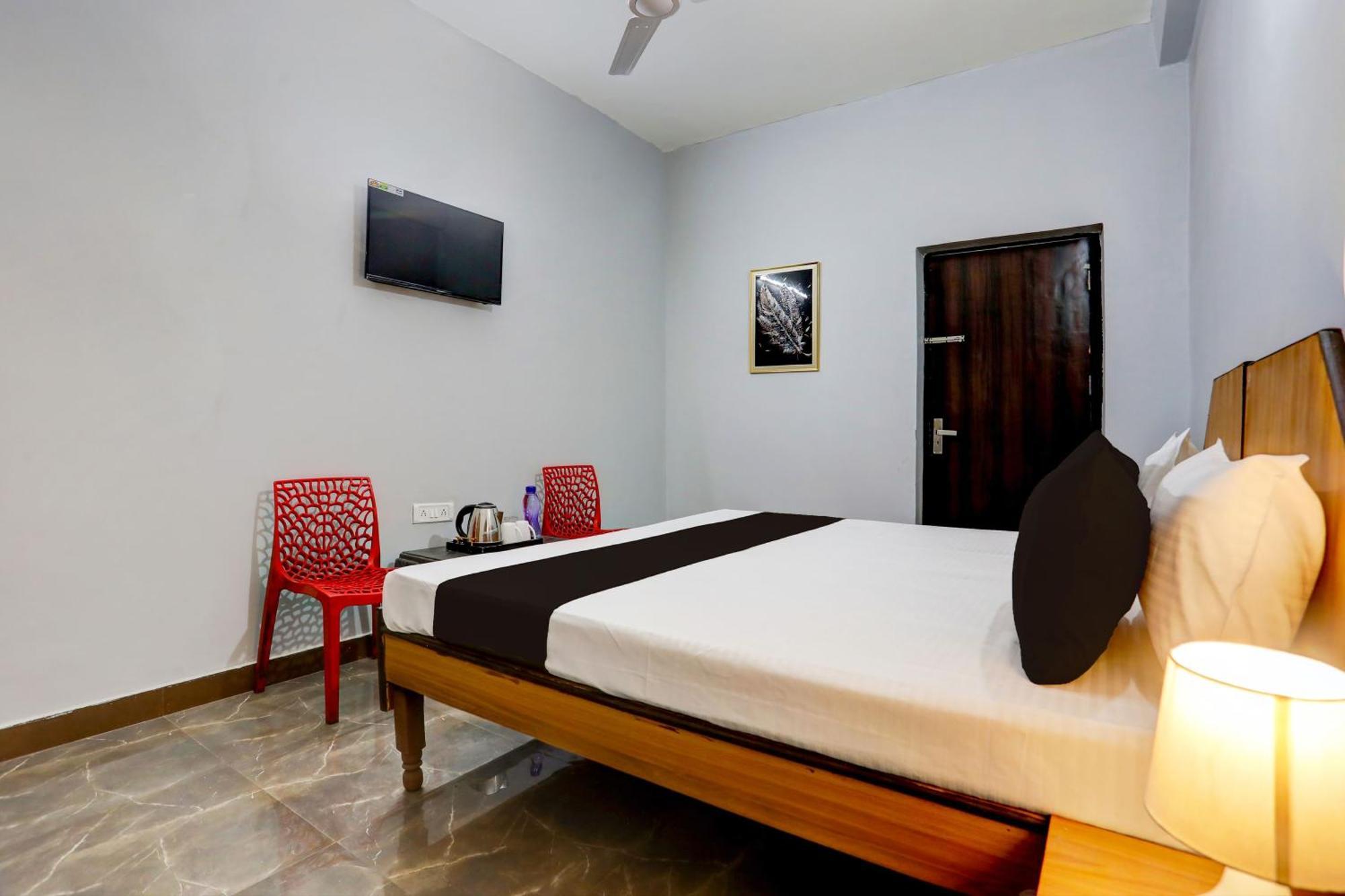 Super Hotel Live View Indraprastha Exterior foto