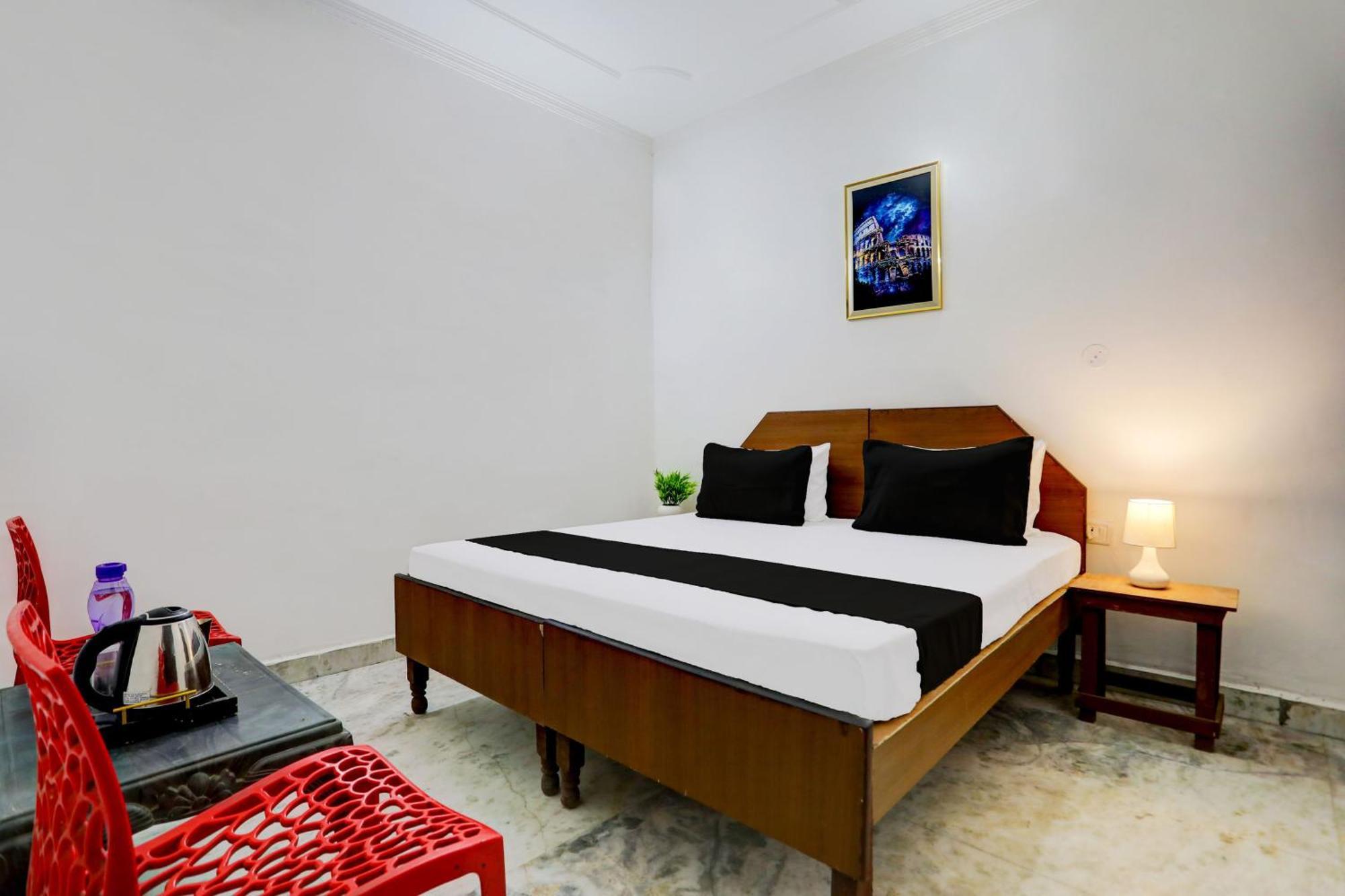 Super Hotel Live View Indraprastha Exterior foto